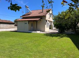 Eleni village House, hotel a Kamena Vourla