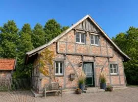 Fachwerkhaus am See mit Fass-Sauna im Münsterland