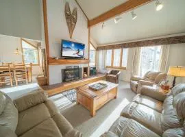 Quicksilver 1618 by SummitCove Lodging