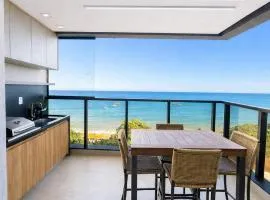 Luxo à Beira Mar com 3 suites e varanda Goumert com churrasqueira vista para o mar