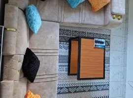 cozy 1bedroom mombasa bamburi near the beach with hot shower, Netflix, Secured parking