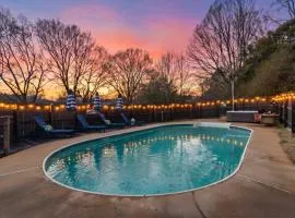 The GOAT - Pool Hot Tub Gym Sauna & Gameroom