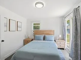 Modern Touisset Escape 3BR with Enclosed Porch