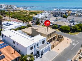 Beach Road Coastal Suite - Melkbos Beach & Restaurants Walkable, Hotel in Melkbosstrand