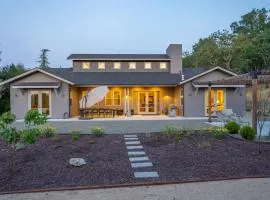 Luxurious, Modern Farmhouse in Wine Country