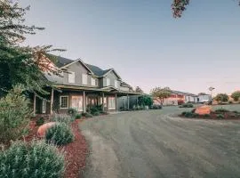 Hive House Castoro Luxury Winery Stay EV