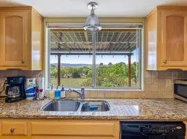 Hive Vista Castoro Vineyard View Stay EV