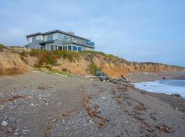 Star of the Sea Oceanfront Escape w Views, hotel a San Simeon