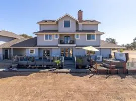 Paso Robles Estate w Hot Tub, Game Room & Views