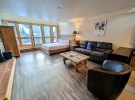 Liftside 402 by SummitCove Lodging