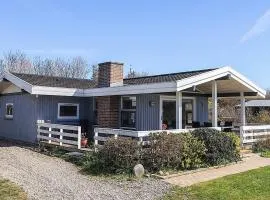 6 person holiday home in Spøttrup-By Traum