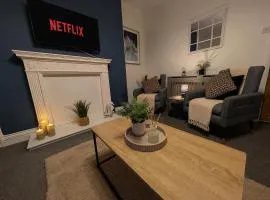 Alice Street Retreat - 1BR Sleeps 4 Street Parking