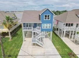 Waterfront Gem Near Kemah Sunset Views