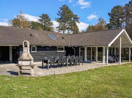 Lovely Home In Rødby With Kitchen, hotel v mestu Rødby