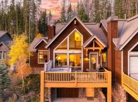 Villa 308 Next To WP Resort I Private Hot Tub I Great Views I Activity Program