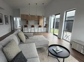 The Ultimate Lincoln Stay Brand New 3BR Home