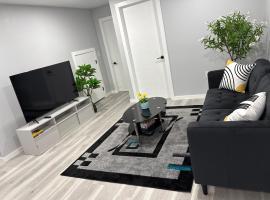 Spacious Entire Basement Suite with Free Parking Self Check In, khách sạn ở Winnipeg