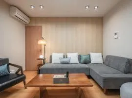 T304Japanese Garden Villa near Historic Town Max of 8 people
