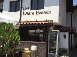 The White Houses Complex, holiday home in Nesebar