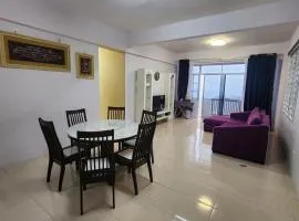 Muslim homstay@Crown Imperial Court