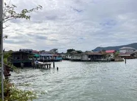 Minimal Cozy Seaside BangSaray เรือนทะเลบางเสร่