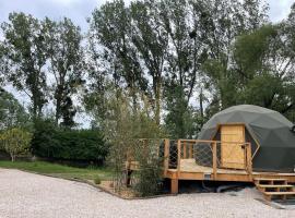 Dôme Nature & Jaccuzi au BlueGrassRanch, Hotel in Bischoffsheim