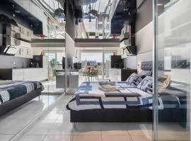 The naturist glamour suite