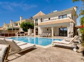 Bayview Villa Protaras - 5 Bedroom Beachfront Villa