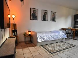 "The Other Side" Studio, hotel en Lainate