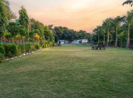 CASA restaurant & resort Jim Corbett, готель у місті Рамнаґар