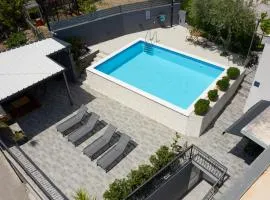 Apartments Lidija - sea view apartment with exclusive right of using hot tub or split level apartment with exclusive right of using pool
