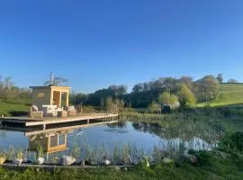 "The Studio" Contemporary studio with organic swimming pool