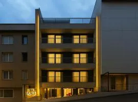 The Place Suit & Apartments
