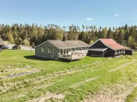 3 Bedroom Lovely Home In Våler