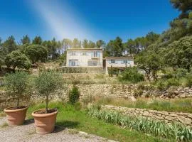 L'Oustaou la Suite villa Balcon entre luberon et sainte victoire