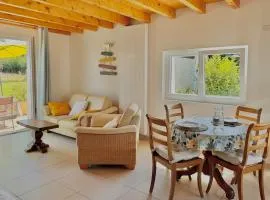 Charmante maisonnette avec piscine partagée