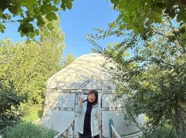 Shirin에 위치한 호텔 Shirin Ethno House Yurt Camp