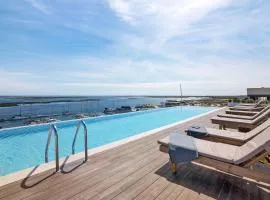 Ria Front Paradise