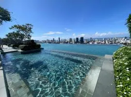 Beacon Executive Suite by stayCATion Homestay