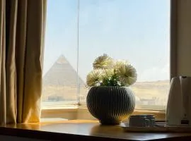 luxurios hotel with pyramids view