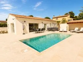 Maison neuve haut de gamme avec piscine et vue magnifique