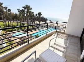 Sea Side Luxurious Apartment