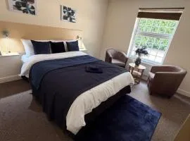 Elme Hall Hotel - FREE Parking - Ideal for contractors - Shared Kitchen