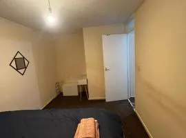 Modern 3-Bedroom House near Nottingham railway station and food ball ground
