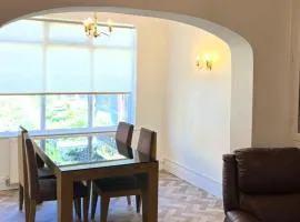 West Street House 7 Beds Sleeps 10