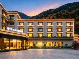 Jiuzhaigou Cloudy Hotel