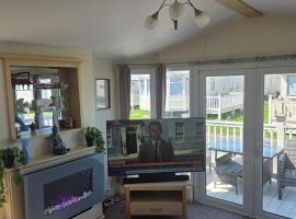 family holiday home, Hotel in Rhyl