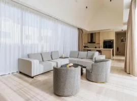 Brand New 3BR Retreat in Quiet Luxury Area V307