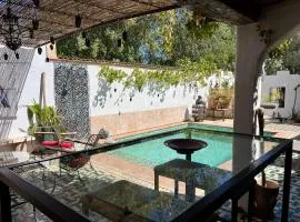 Maison de village avec piscine
