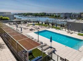 Waterfront Living at Harbor Point - Walkable and Scenic